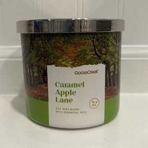 Goose Creek ‘Caramel Apple Lane’ 🍏 candle 🕯️